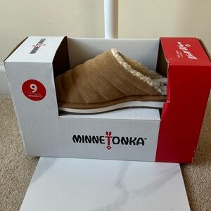 Minnetonka Slippers